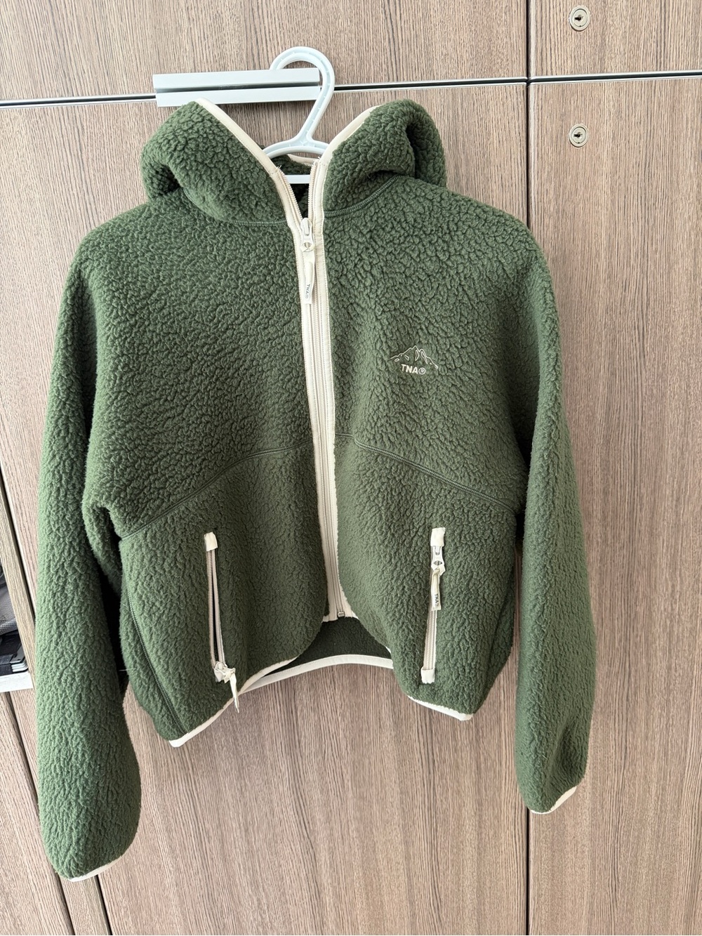 Aritzia polartec thermal pro peak zip hoodieGreen Sherpa Hooded Zip Jacket - Picture 2 of 4